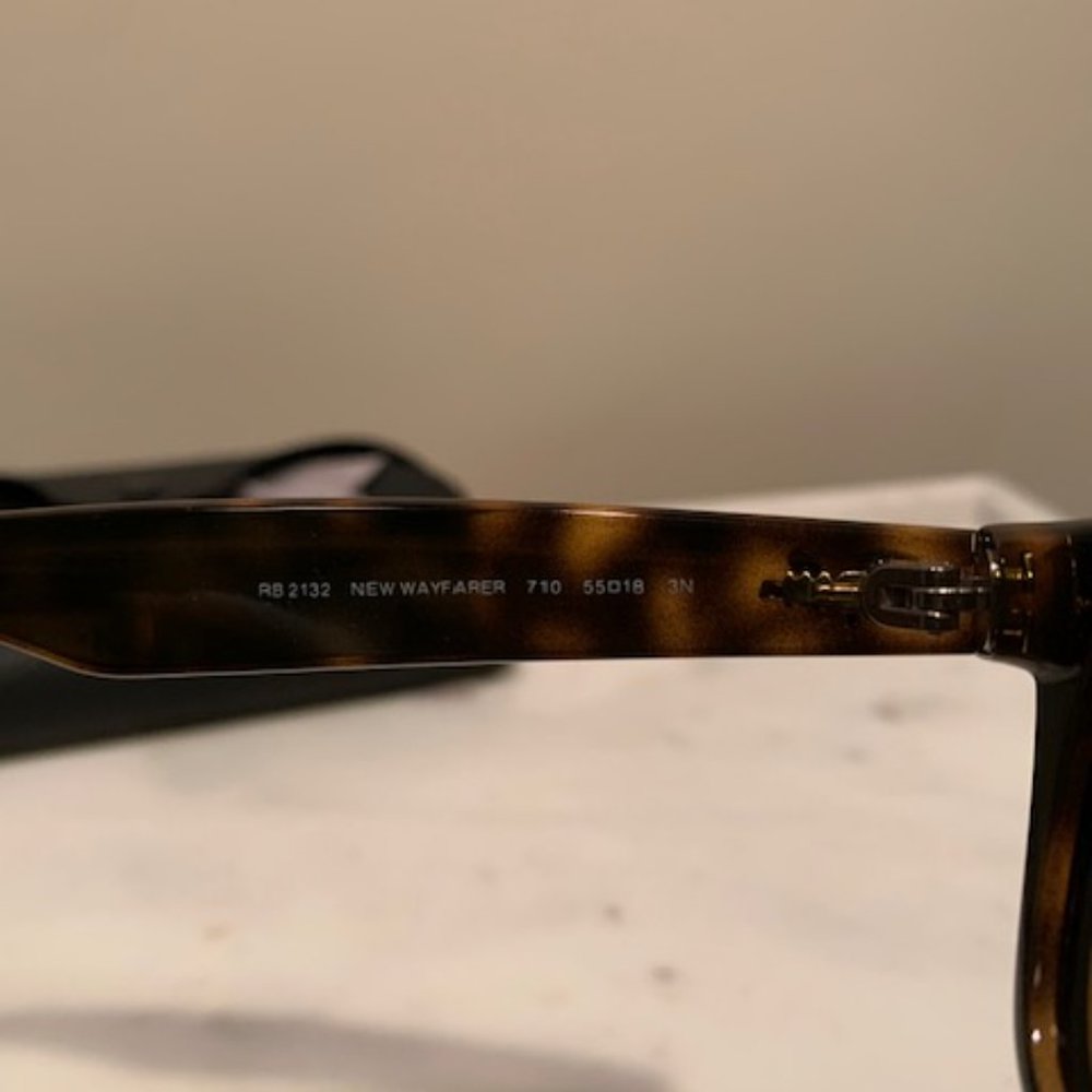 Ray-Ban Wayfarer Sunglasses - Tortoise - Picture 6 of 7